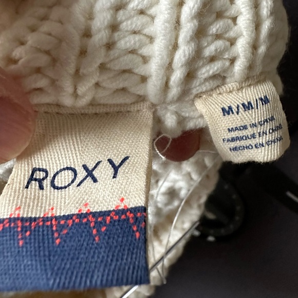 New with tags Roxy Wave Vibe tank in marshmallow - Picture 7 of 14